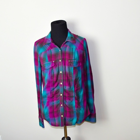 Tops - Adorable Purple and Blue Plaid Button Down Shirt